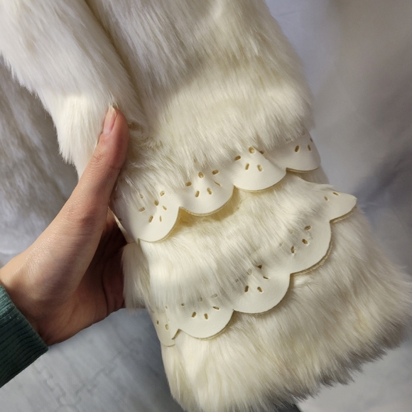 Children's place Faux Fur coat xl - Picture 11 of 16